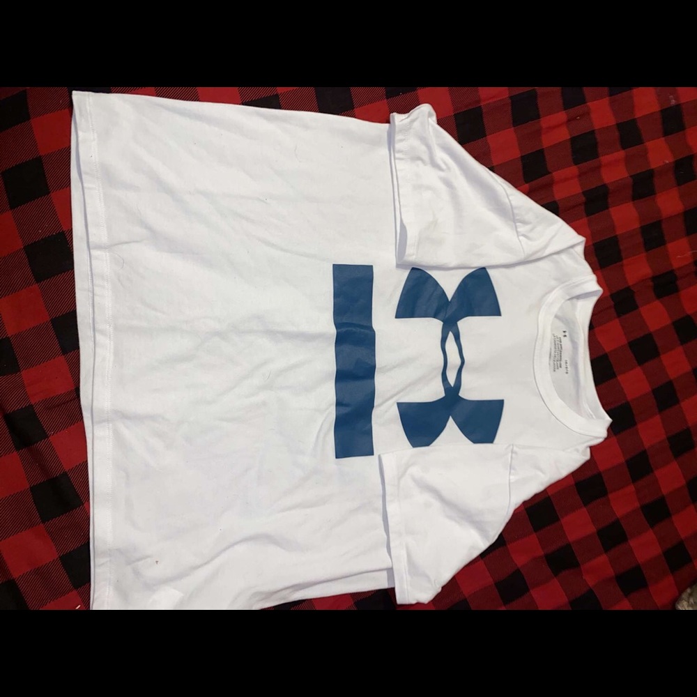 Women’s under armor boyfriend tee